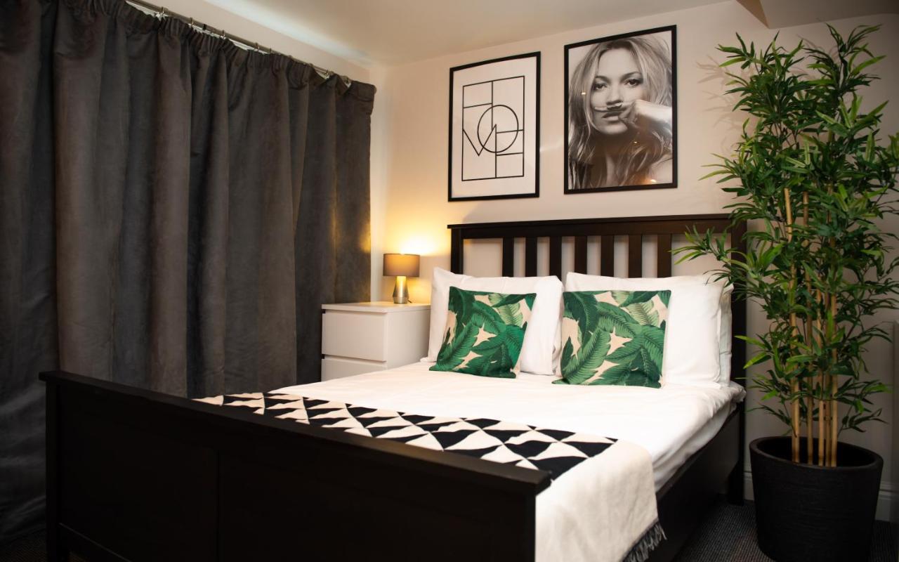 Number Twenty Four Townhouse - Sleeps 22 Holiday home Brighton